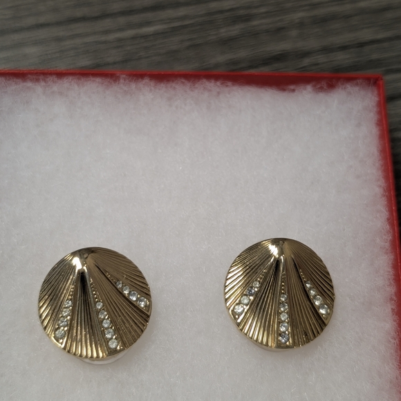 Vintage Christian Dior Clam Shaped Clip On Earrings - Picture 1 of 8